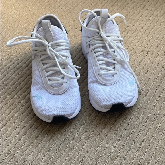 PUMA Sneakers, White, size 8 - Picture 2 of 16